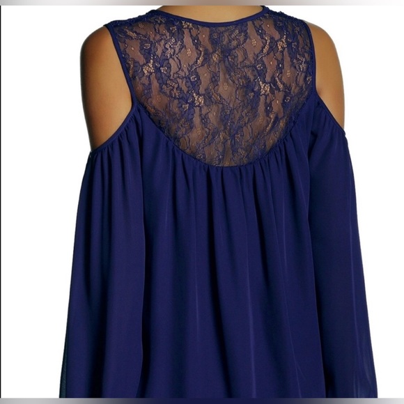 *NWT* Parker Cold Shoulder Lace Blouse, size small - Picture 2 of 9